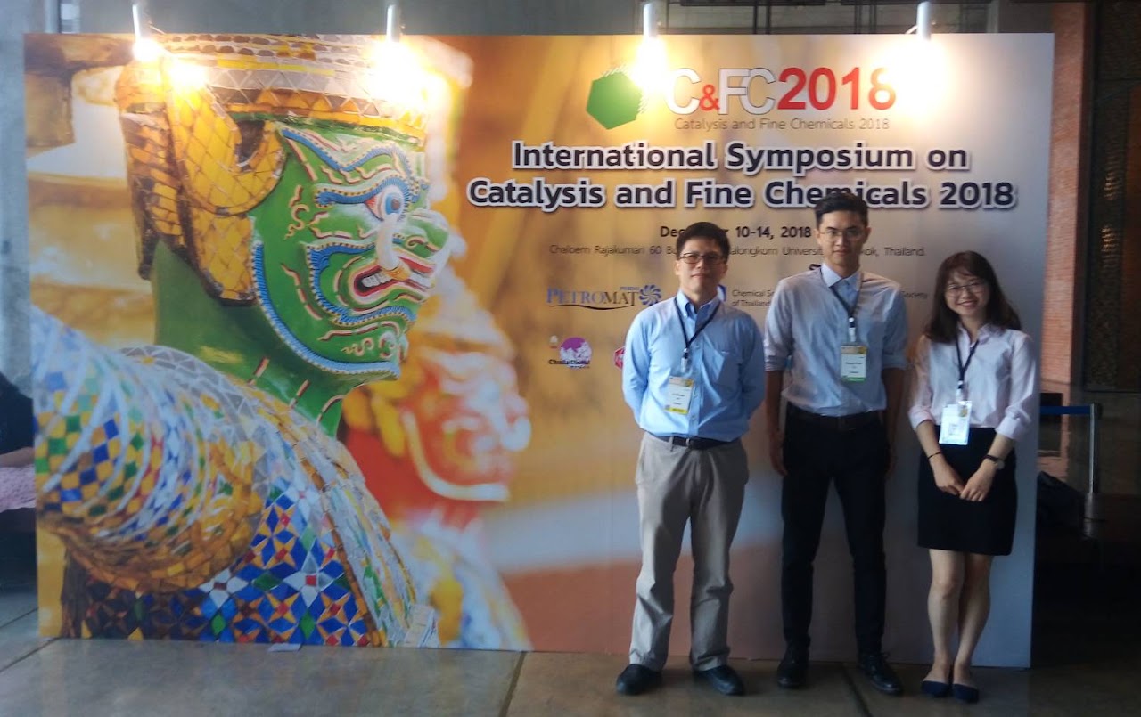 Laboratory members at the 2018 International Symposium on Catalysis and Fine Chemicals in Bangkok