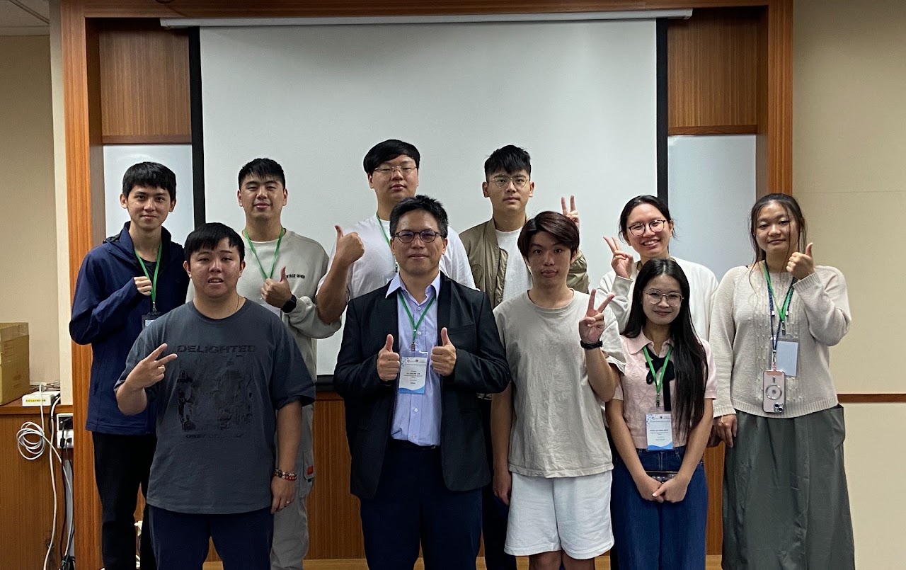 Laboratory members at the second Taiwan Thailand Catalysis Symposium at NCKU